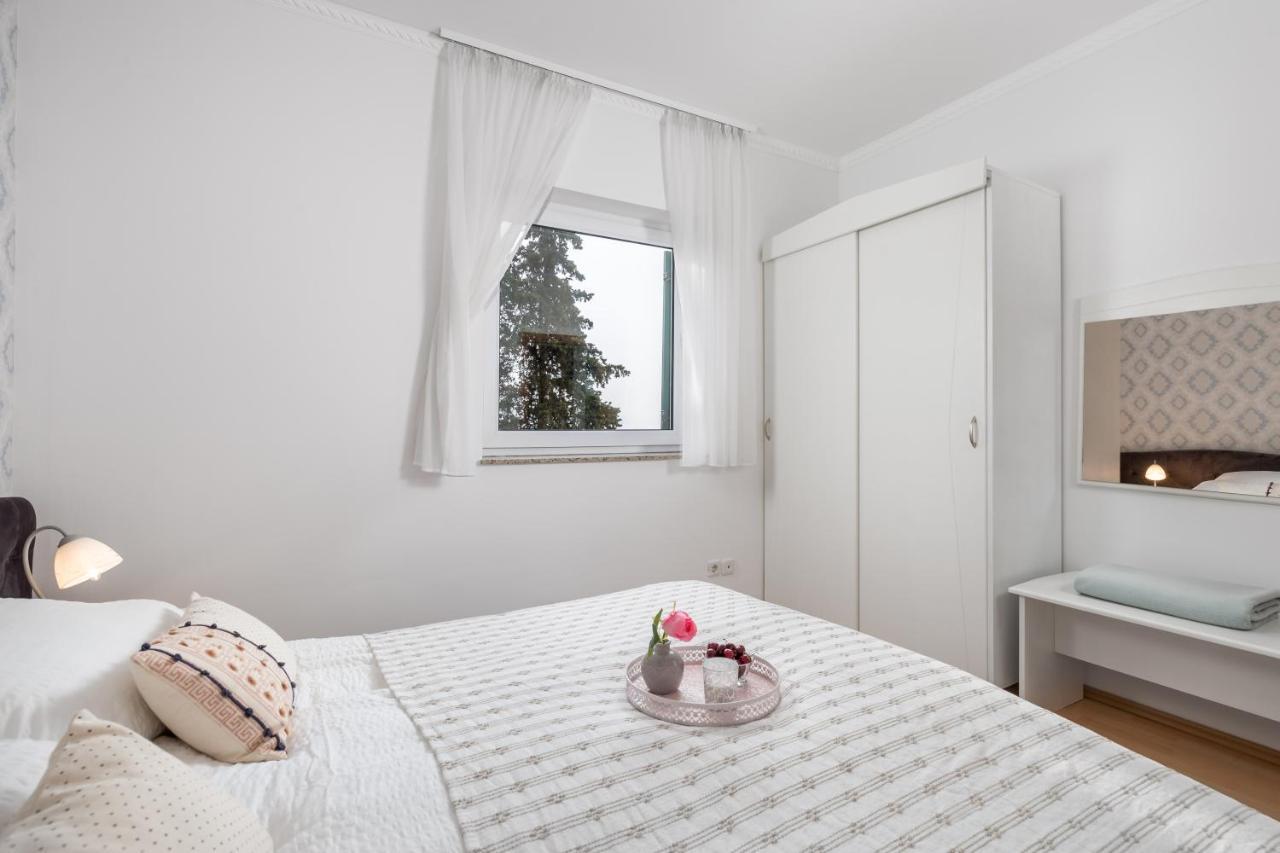 Summer Breeze Apartment With A Pool Abbazia Esterno foto